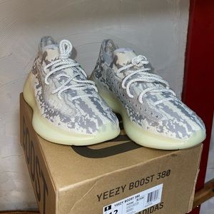 Yeezy 380 Alien